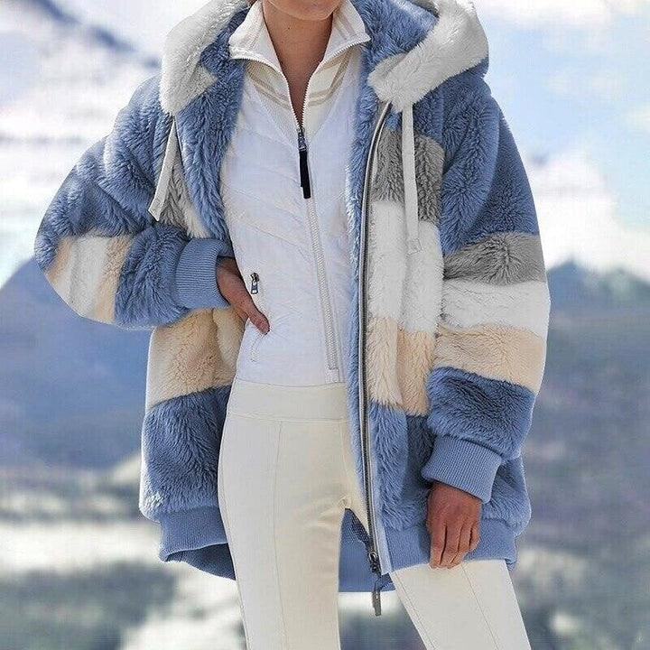 Dames Wolkenjas - Oversized Winterjas met Capuchon, Imitatiebont & Veelkleurig Design